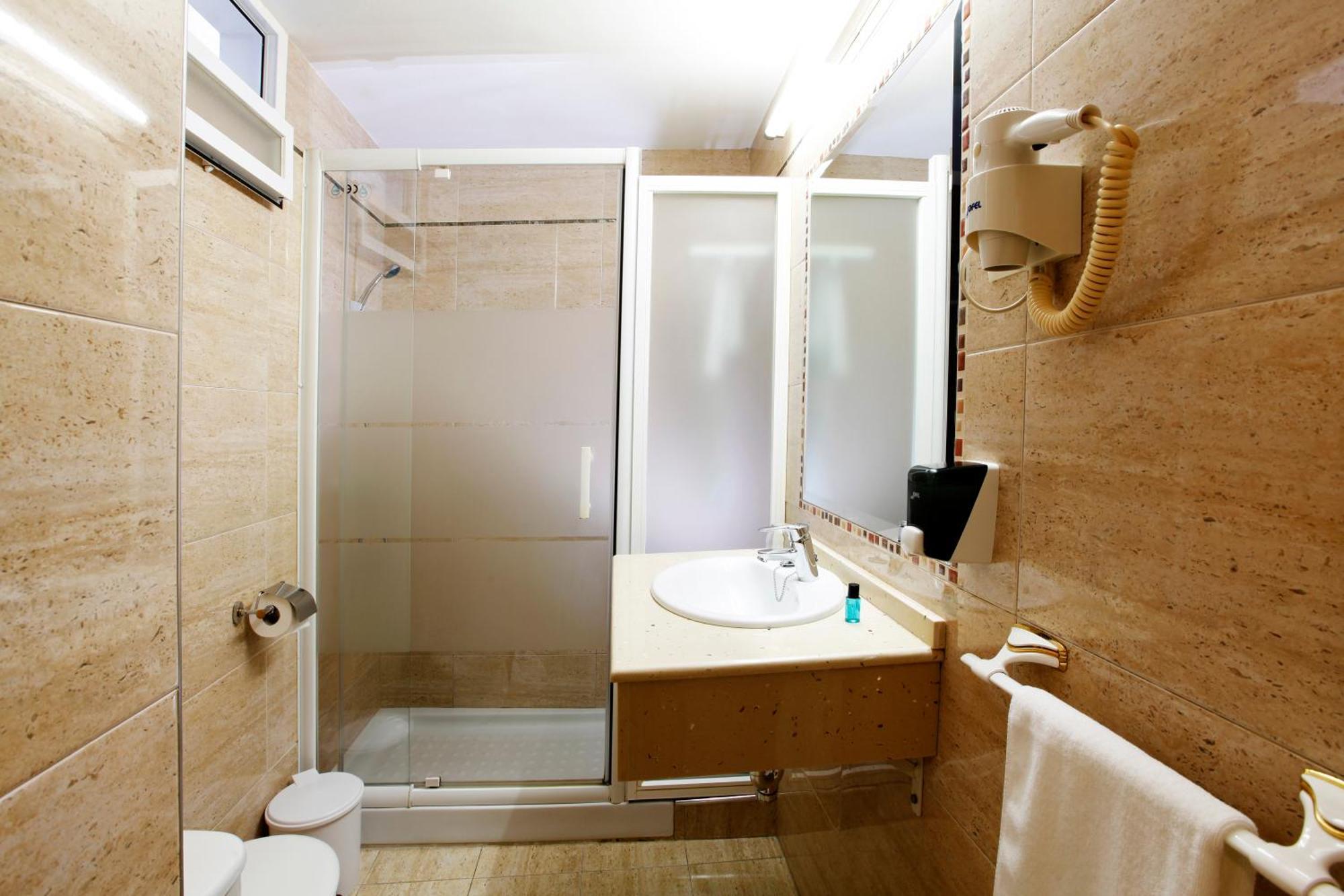 Hostal Paris San Fernando Ngoại thất bức ảnh