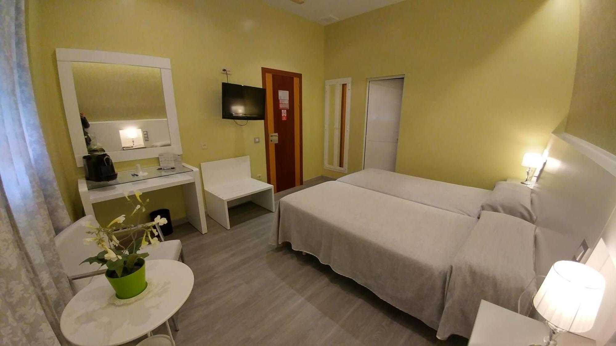 Hostal Paris San Fernando Ngoại thất bức ảnh