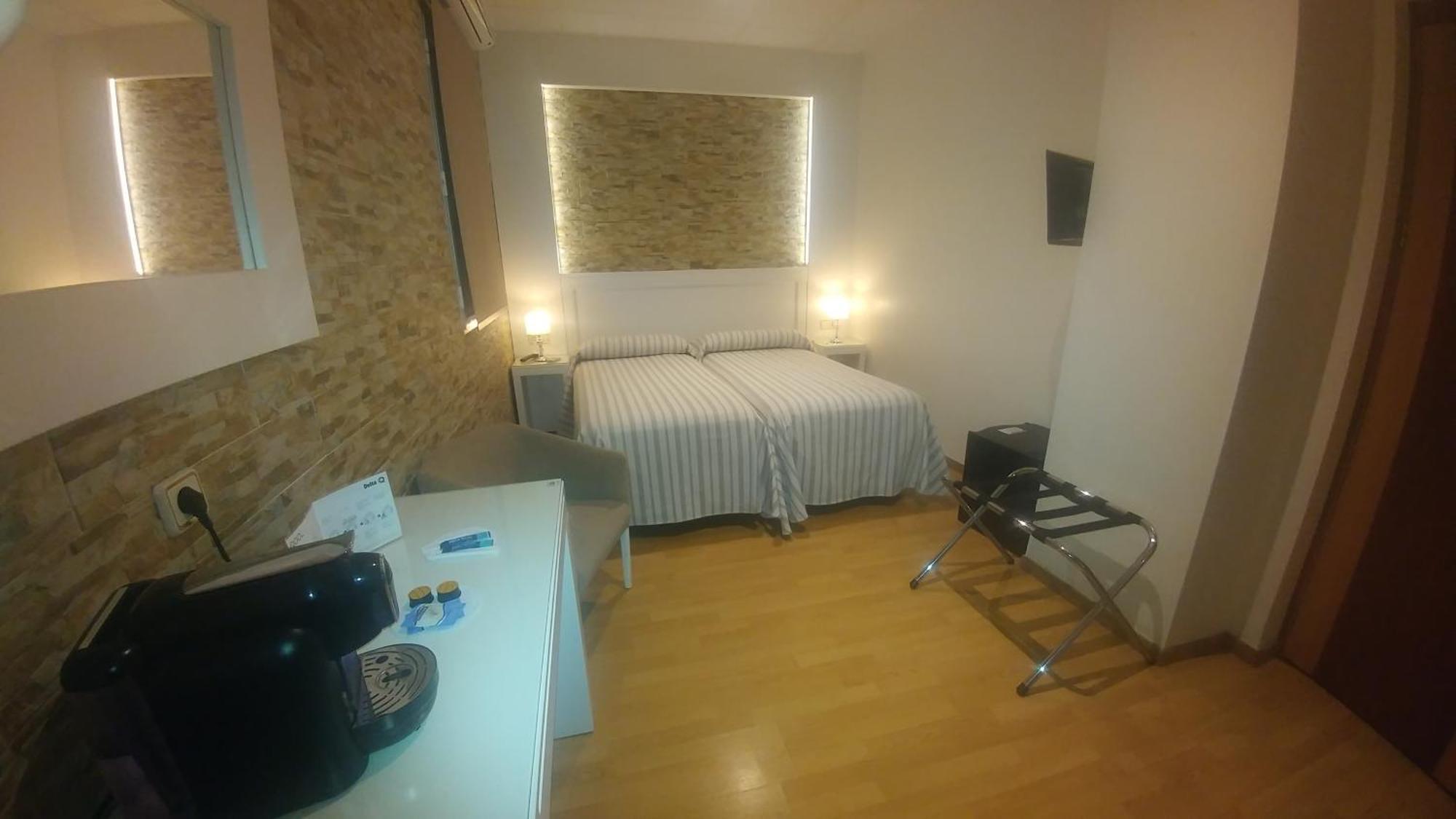 Hostal Paris San Fernando Ngoại thất bức ảnh