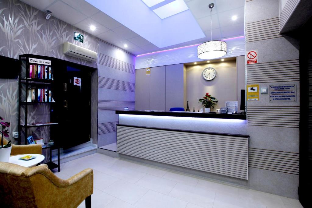 Hostal Paris San Fernando Ngoại thất bức ảnh