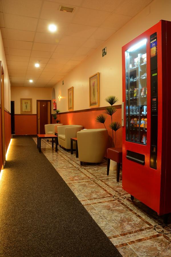 Hostal Paris San Fernando Ngoại thất bức ảnh